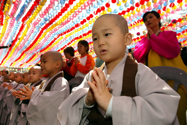 buddhist birth traditions
